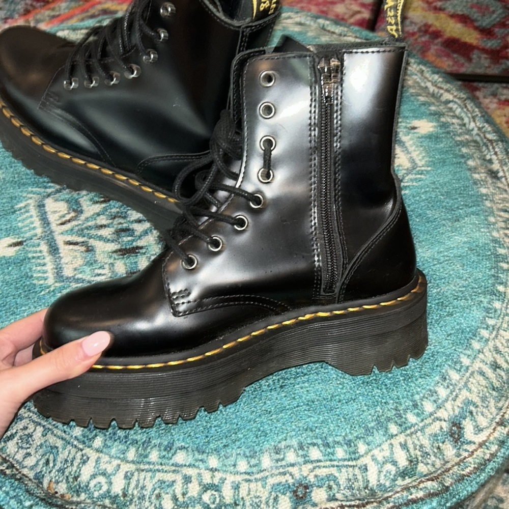 Dr. Martens Black Leather Women's Boots Jaden size 7 great condition - Picture 3 of 5